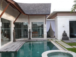 Отель Villa KMEA 4  Kuta